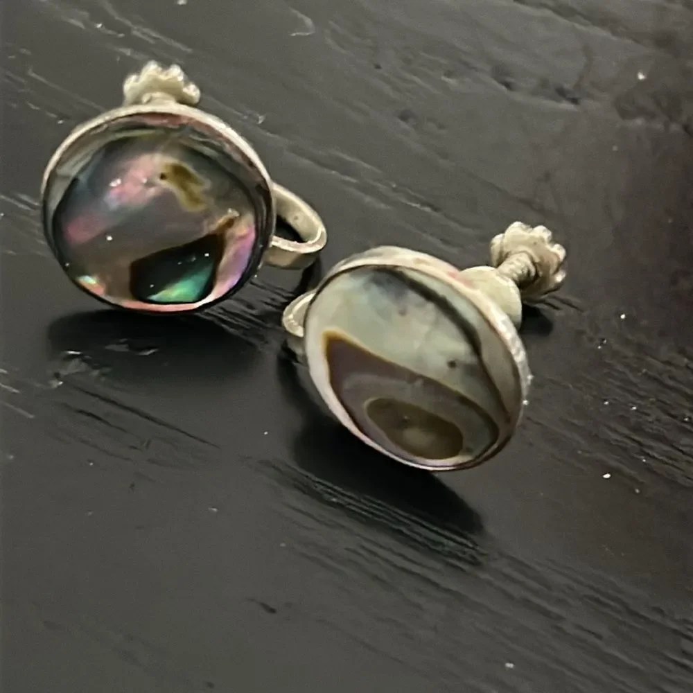 VIntage Signed Alpaca Mexico Sterling screwback earrings with mother of pearl
